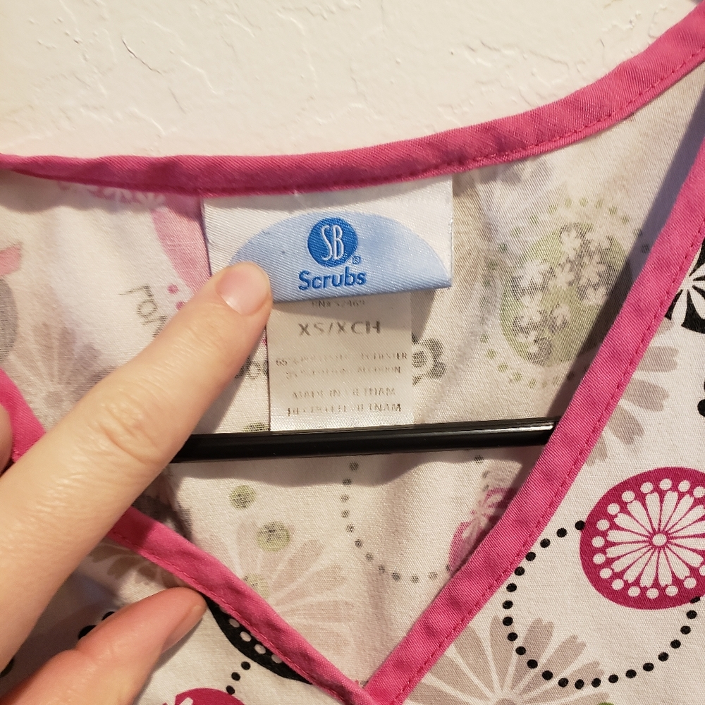 Scrub top - Picture 2 of 2